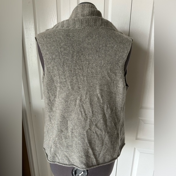 Theory 100% cashmere open vest in grey - Picture 5 of 6